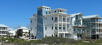 The Lighthouse: Gulf-Front, Pets OK! Spacious, Private Boardwalk, Pool, Theater