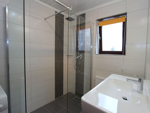 Bathroom - Apartment in Salzburger Land With Balcony (Wagrain)