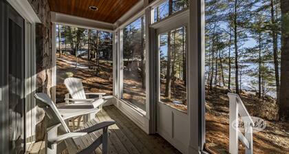 Charming 4 bed 4 bath cottage on Lake Rosseau with Boathouse! SW Exposure!
