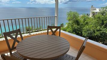 Chambre Supérieure, 1 très grand lit, vue océan | Vue depuis le balcon