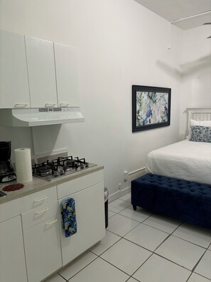 Private kitchenette - Hotel Sophia Boutique Hotel (St. Thomas)