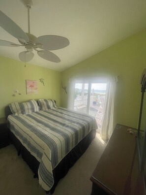 4 soverom, strykejern/-brett, wi-fi (inkludert) og sengetøy