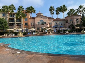 Pool - Beautiful 2 bedroom villa overlooking Pacific Ocean-amenities abundant! (Newport Beach)