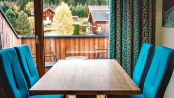 Apartment | Dining