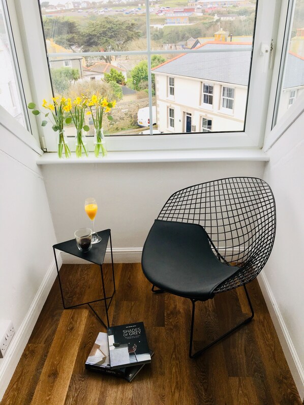 Interior - LUNA LOFT STYLE APARTMENT, ST IVES, CORNWALL 
includes private parking 

 (St Ives)