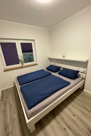 Maison | 3 chambres, ameublement personnalisé, fer et planche à repasser
