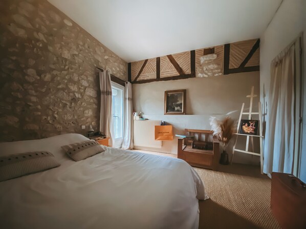 6 chambres, fer et planche à repasser, Wi-Fi, draps fournis