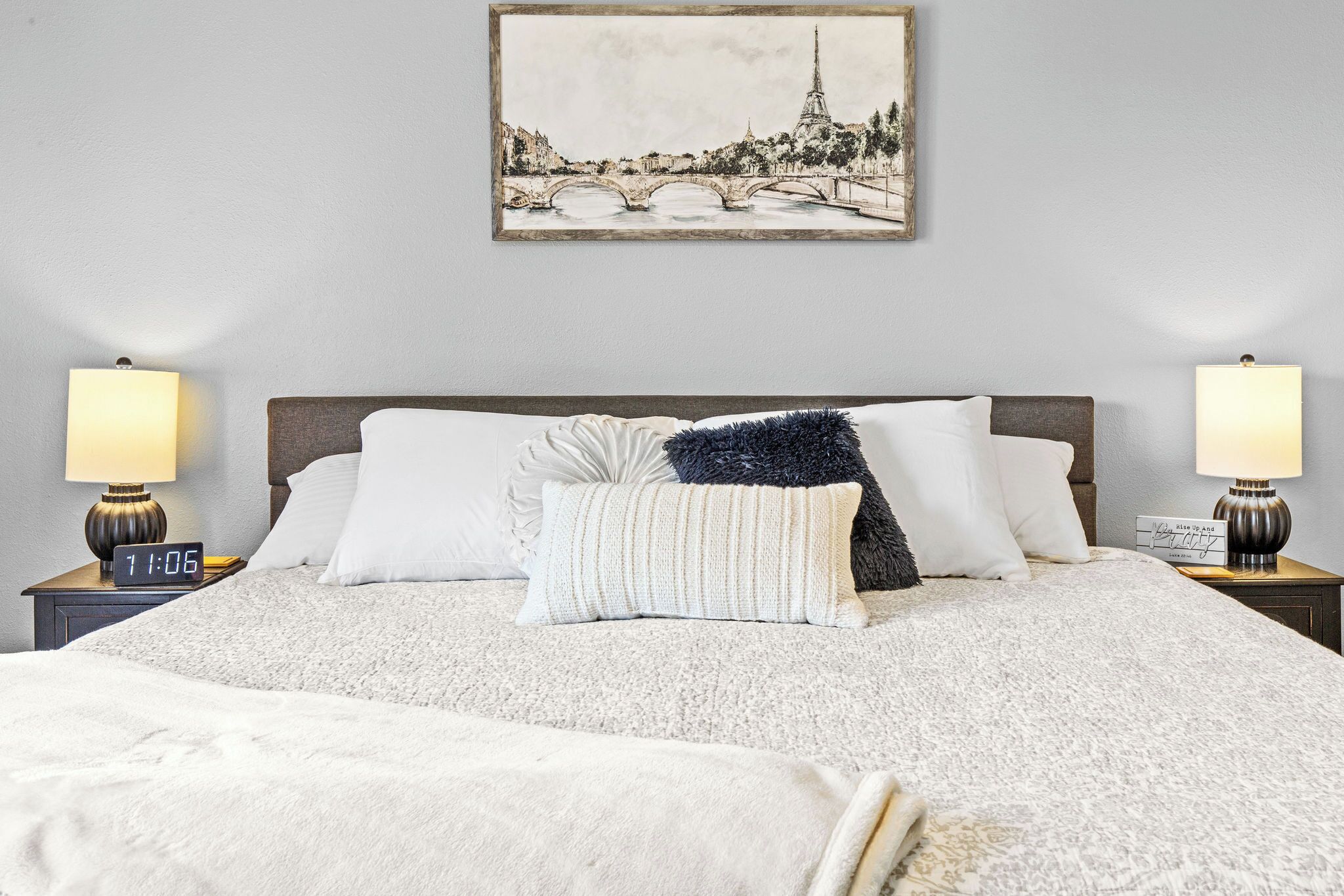 3 camere, una scrivania, ferro/asse da stiro, culla da viaggio