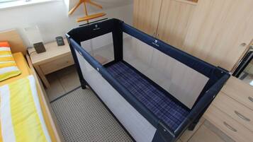 House | 2 bedrooms, individually furnished, iron/ironing board