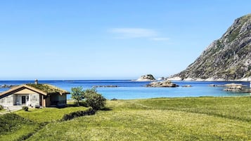 House | Water view