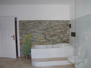 Apartment | Badezimmer