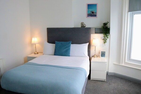 Deluxe Studio, 1 Double Bed, Balcony, City View | Laptop workspace, blackout drapes, iron/ironing board, free WiFi - Pier12 (Eastbourne)