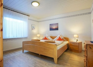 House | 2 bedrooms, individually furnished, iron/ironing board