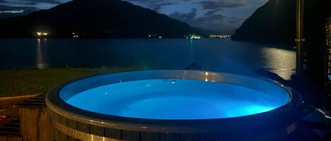 Bañera de hidromasaje exterior