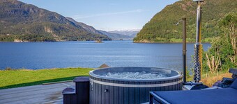 5 bedroom lovely home in ølensvåg