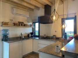 Casa Viticultor | Private kitchen | Espresso maker, electric kettle