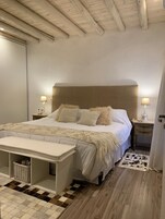 2 bedrooms, minibar, individually decorated, individually furnished