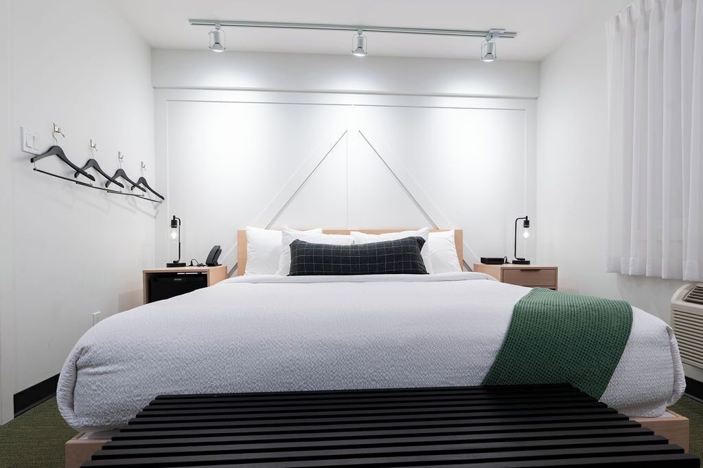 Room, 1 King Bed | Free WiFi, bed sheets