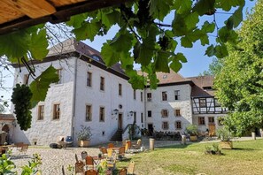 Exterior - Apartment With Private Pool, Garden (Oppurg)