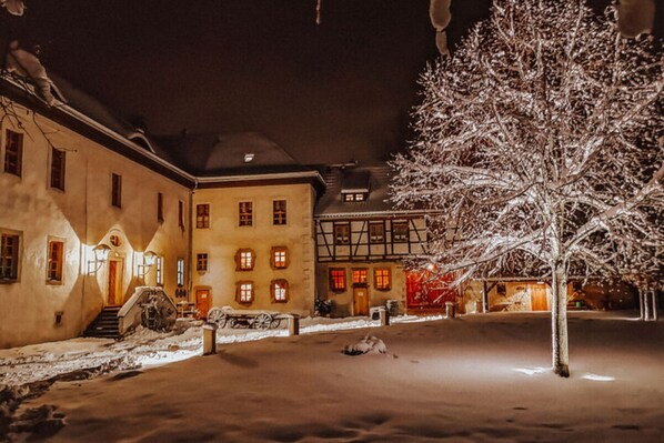 Exterior - Apartment With Private Pool, Garden (Oppurg)