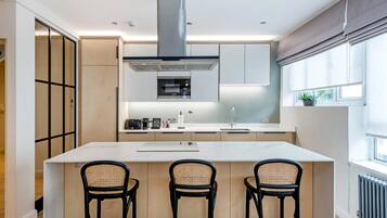 Frigorifero, microonde, forno, lavastoviglie