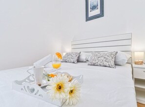 4 bedrooms, individually furnished