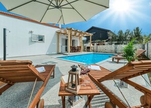 Outdoor pool - Casa Nova Modern Retreat (Privlaka)