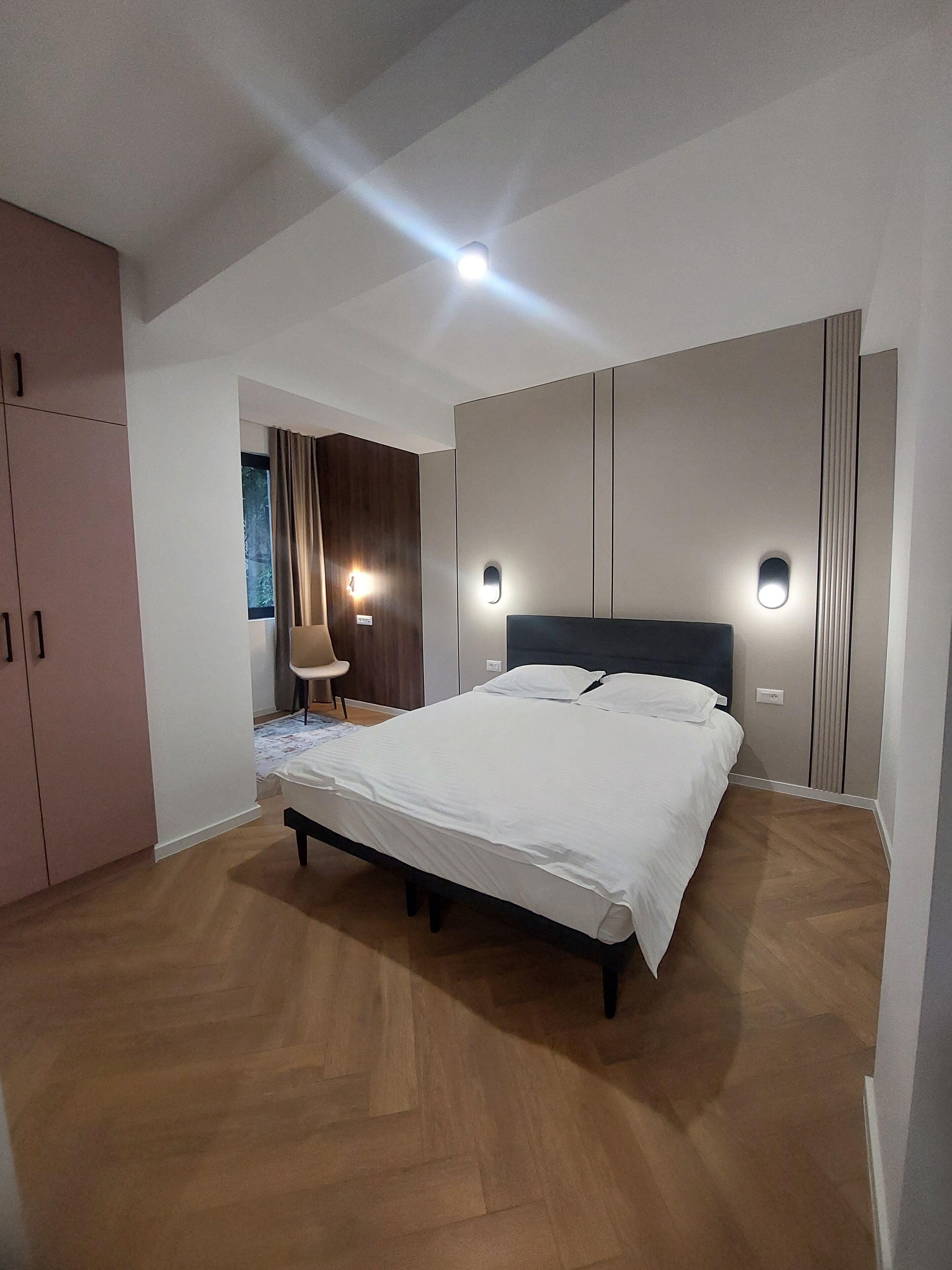 小型套房 | 遮光窗帘、隔音、熨斗/熨衣板、免费 WiFi