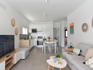 Talo | Yksityinen keittiö | Syöttötuoli