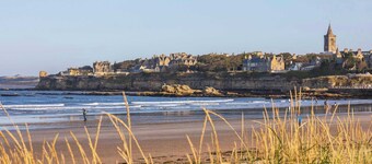 St Andrews house and garden 1km to golf