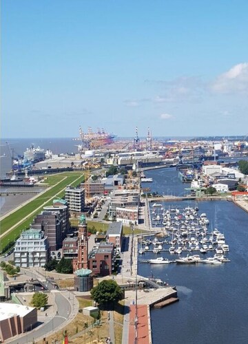 SEA Time Modern Retreat