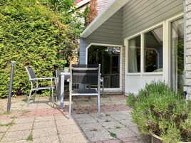 Bungalow, 3 habitaciones, terraza, vistas al jardín | Restaurante al aire libre