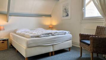 Bungalow, 3 phòng ngủ, hiên, quang cảnh vườn | 3 phòng ngủ