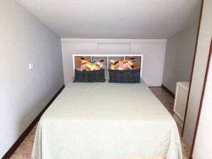 3 bedrooms, iron/ironing board, travel cot, free WiFi