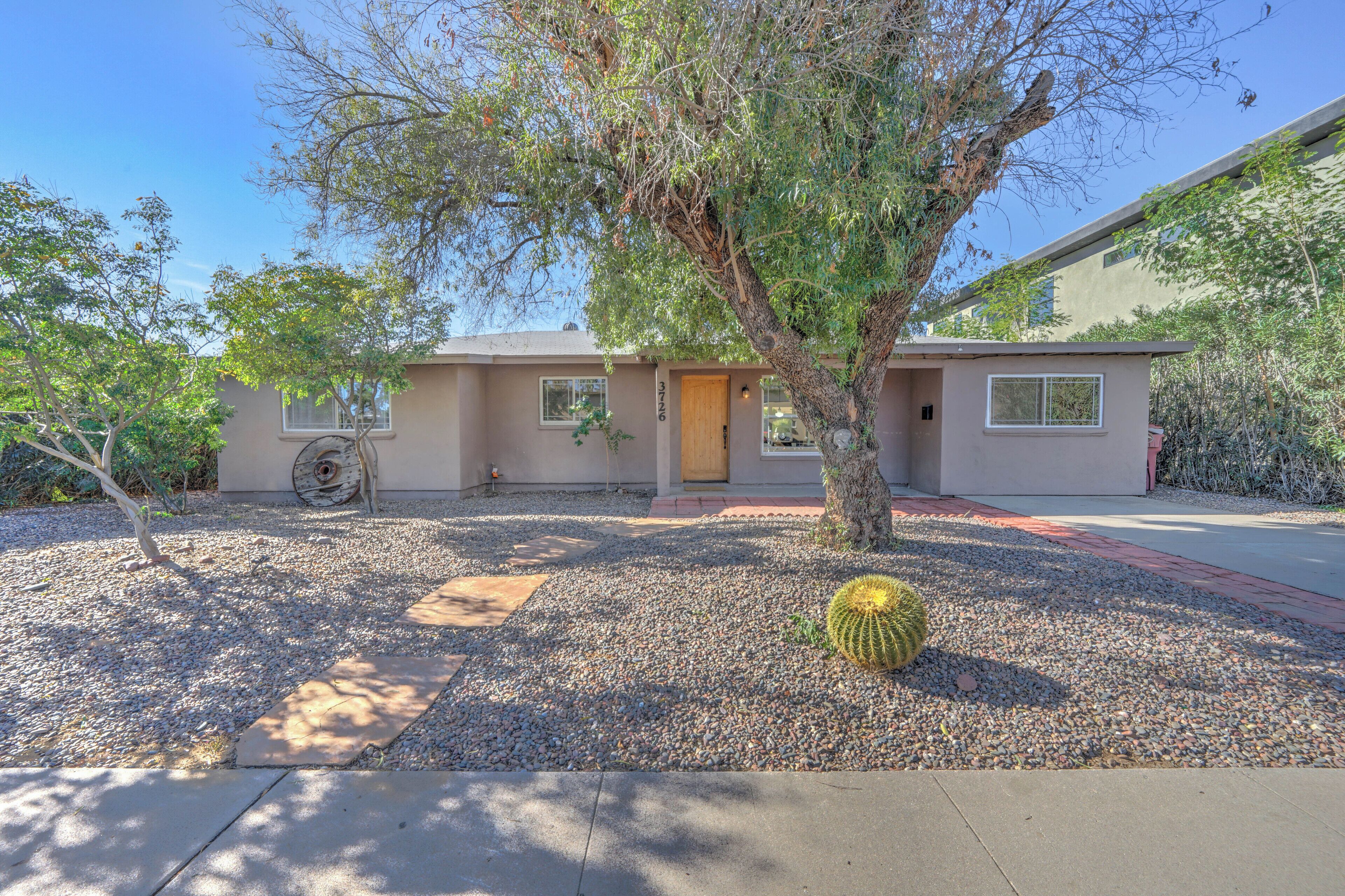 Gorgeous Pool, Spa, Custom Backyard in Old Town Scottsdale