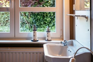 Apartment | Bathroom