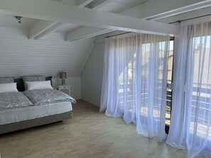 House | 4 bedrooms - Amazing Apartment in Baden-wurttemberg (Owingen)