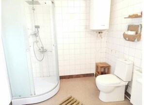 Bathroom - Family Suite with balcony (Gumbra)
