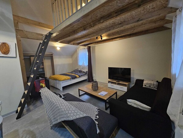 2 habitaciones, tabla de planchar con plancha y cuna de viaje 