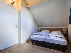 3 bedrooms, individually furnished, bed sheets - Holiday Home Nijmegen Quiet With Terrace (Ewijk)