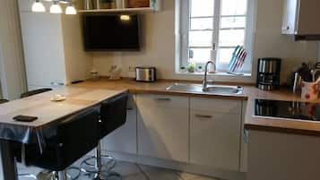 Ferienhaus | Eigene Küche | Ofen, Wasserkocher, Toaster, Hochstuhl
