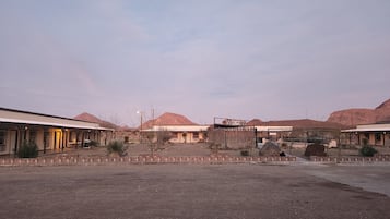 Esterni