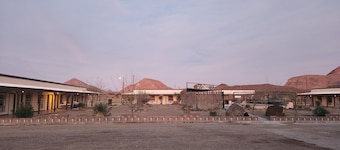 Longhorn Ranch Motel - Full Hook-Up RV Park with Power and Sewer