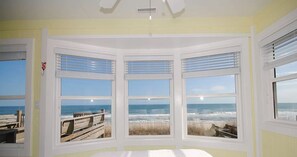 Interior - Cozy oceanfront beach house, only a few minutes from downtown & pet friendly (Surf City)