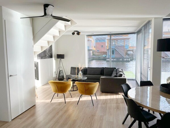 House | Dining - Water Villa in Heeg by Heegermeer (Heeg)