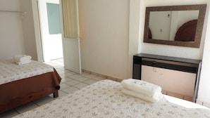 Family Villa, Balcony, Pool View - Hotel Villas Balcones de Costa Azul (Acapulco)