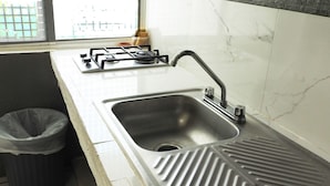 Family Villa, 2 Bedrooms, Ensuite, Pool View | Private kitchen - Hotel Villas Balcones de Costa Azul (Acapulco)