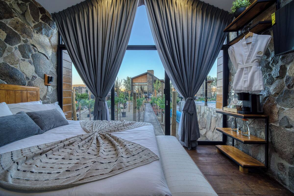 Junior Double Room, Non Smoking, Private Bathroom | Free WiFi
