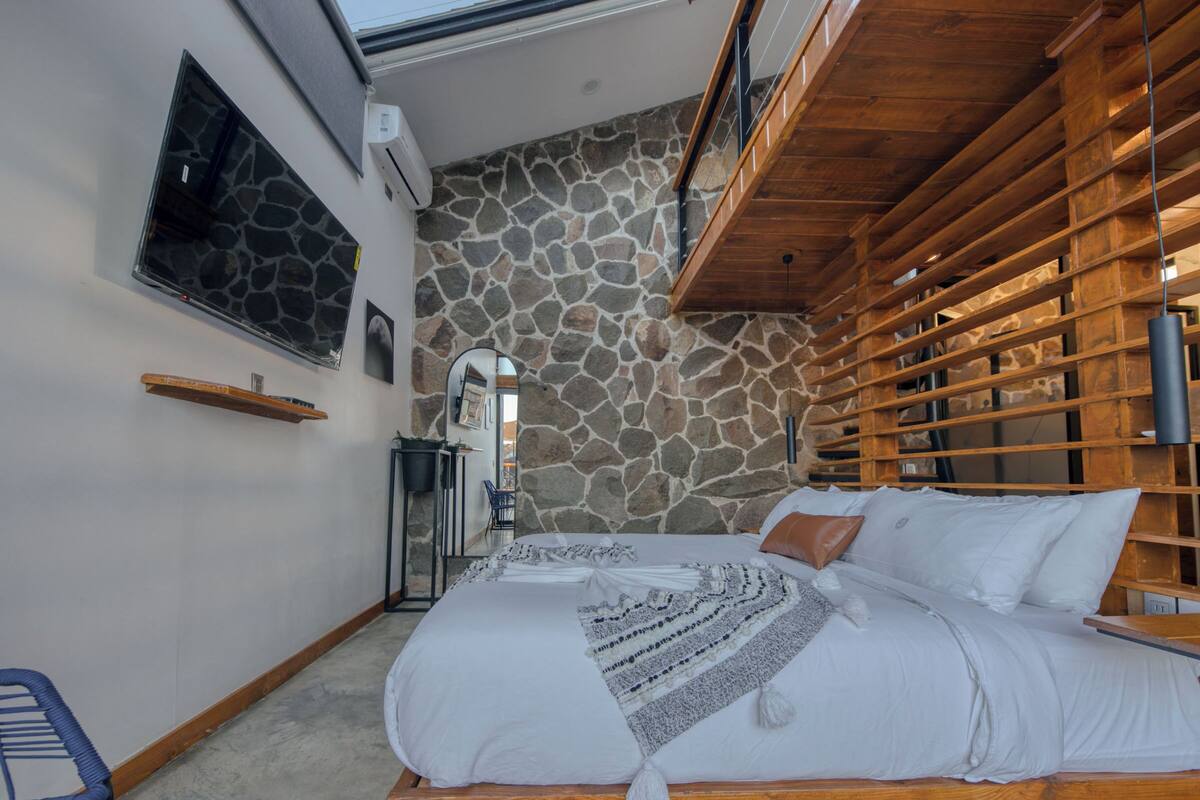 Deluxe Studio, Mountain View | Free WiFi