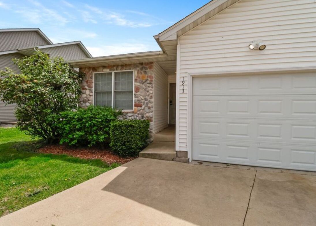 Modern 2BR Close to Indiana Dunes, Beaches & Downtown Chesterton!